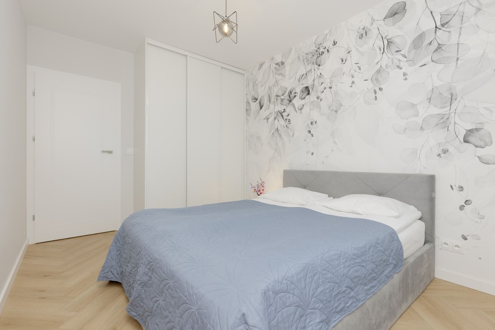 Near the Airport Warsaw by Renters view 4