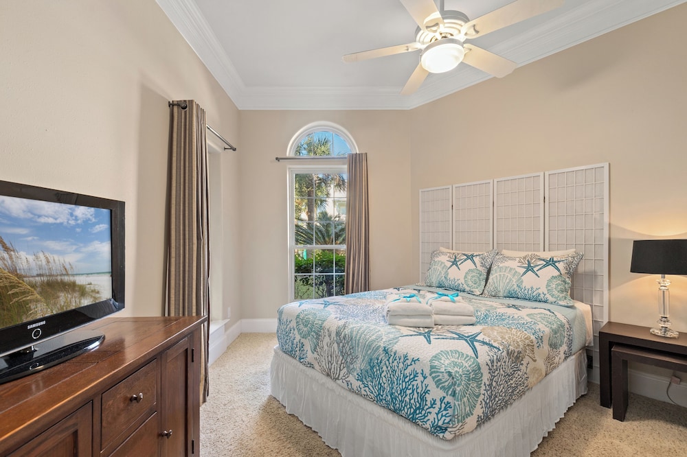 Sugar Sand Retreat 3-bed, 2-bath Beach Getaway With Private Pool, Sleeps 8!