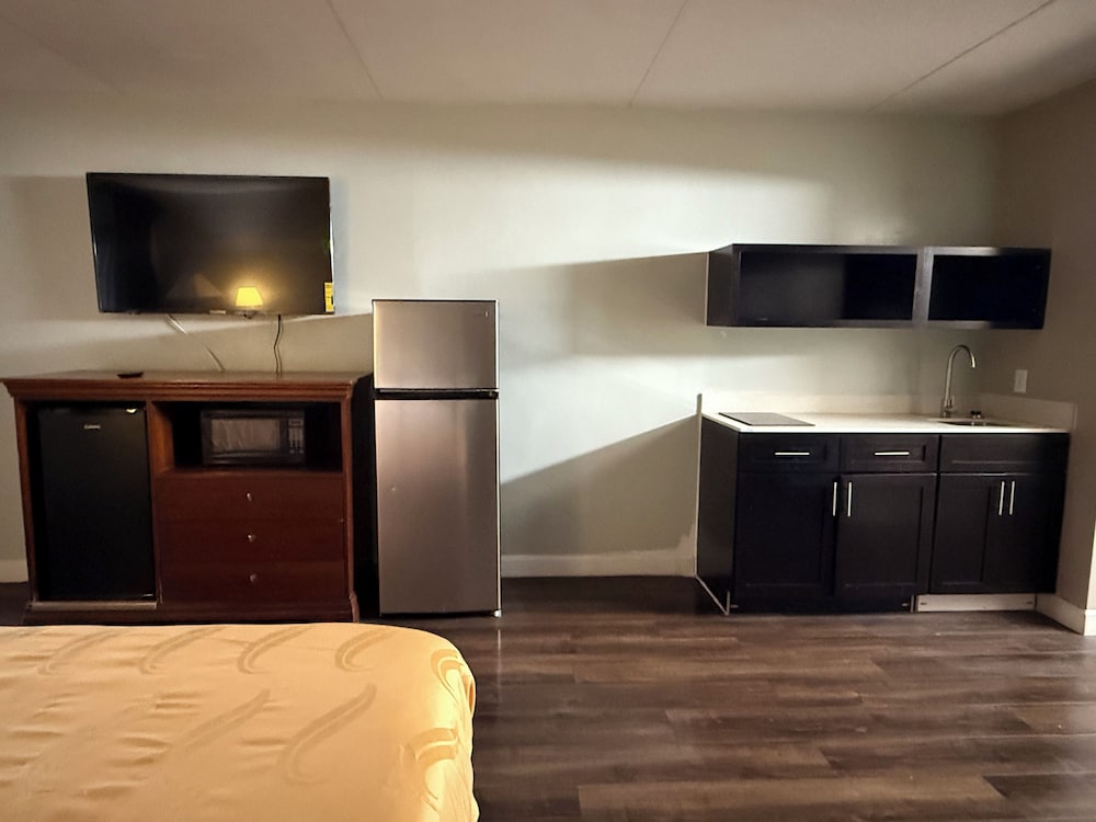 Paris Inn and Suites