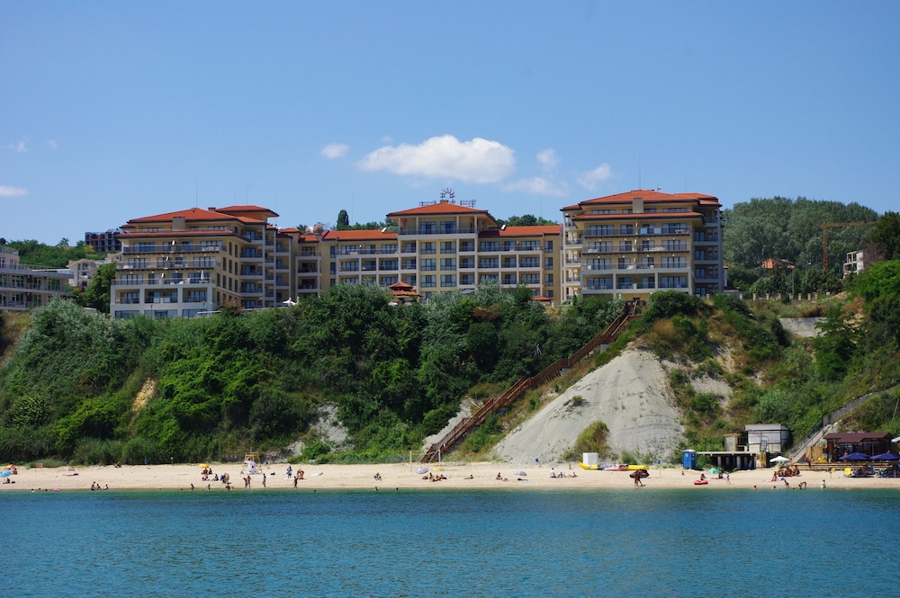 Hotel Byala Beach Resort - Image 1