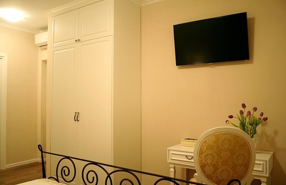 Banica Apartments & Rooms