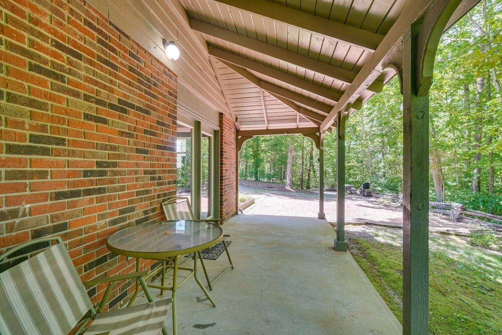 Peaceful Apt in Crossville ~ 8 Mi to Golf Courses! view 5