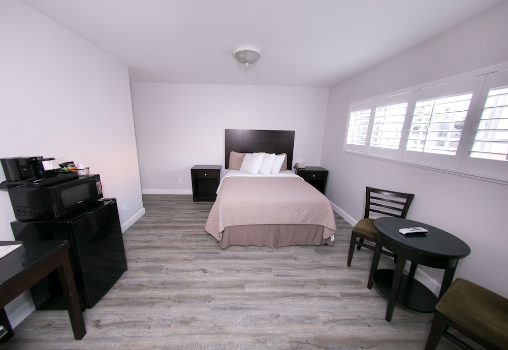 Metropolitan Inn & Suites 3