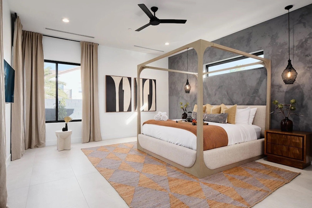 Luxe - Solstice Retreat - Heated Pools - 2 Homes