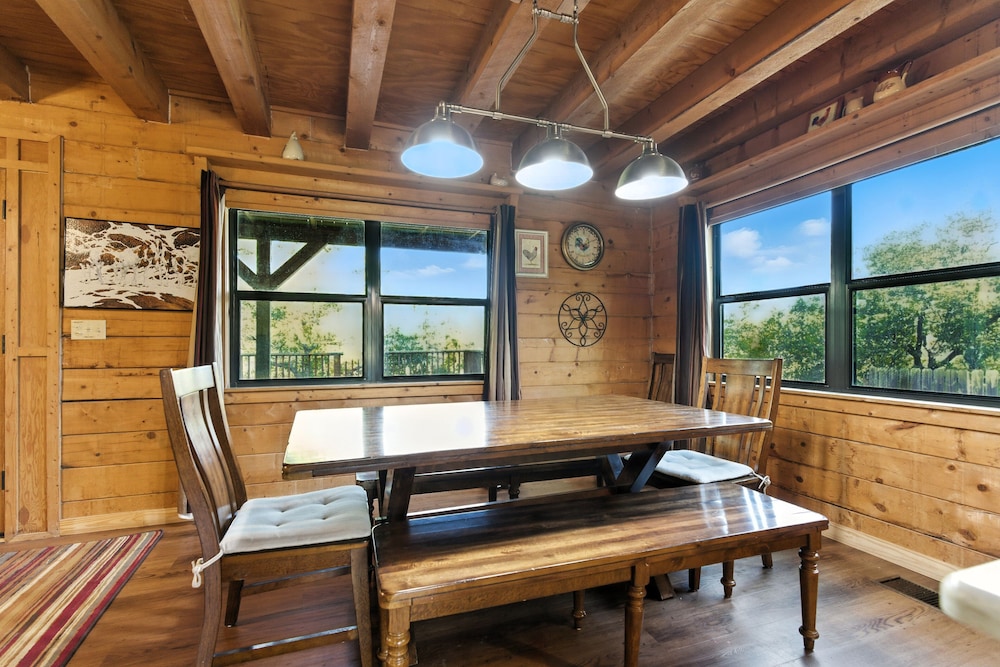 Frio Rivers Edge In The Heart Of Hill Country 3 Bedroom Cabin