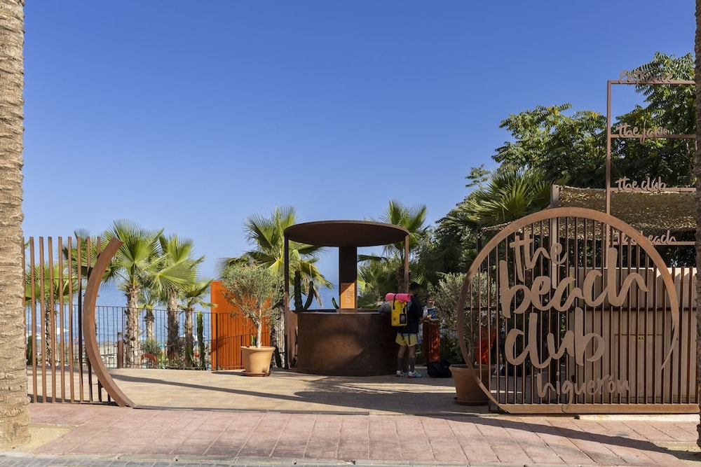 Stylish Luxury Suite With Terrace in Higueron
