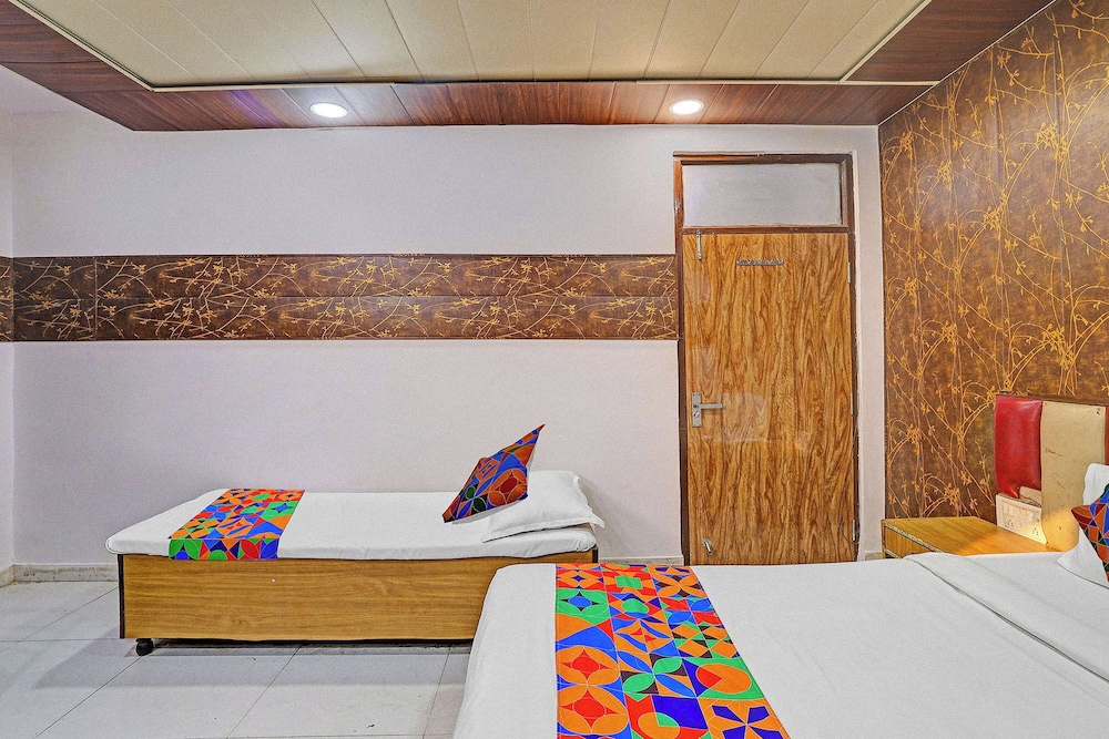 Fabhotel Kg Palace