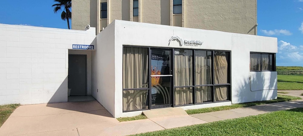 Sleeps 10 Direct Beach Heated Pool 3 Bedroom Apts