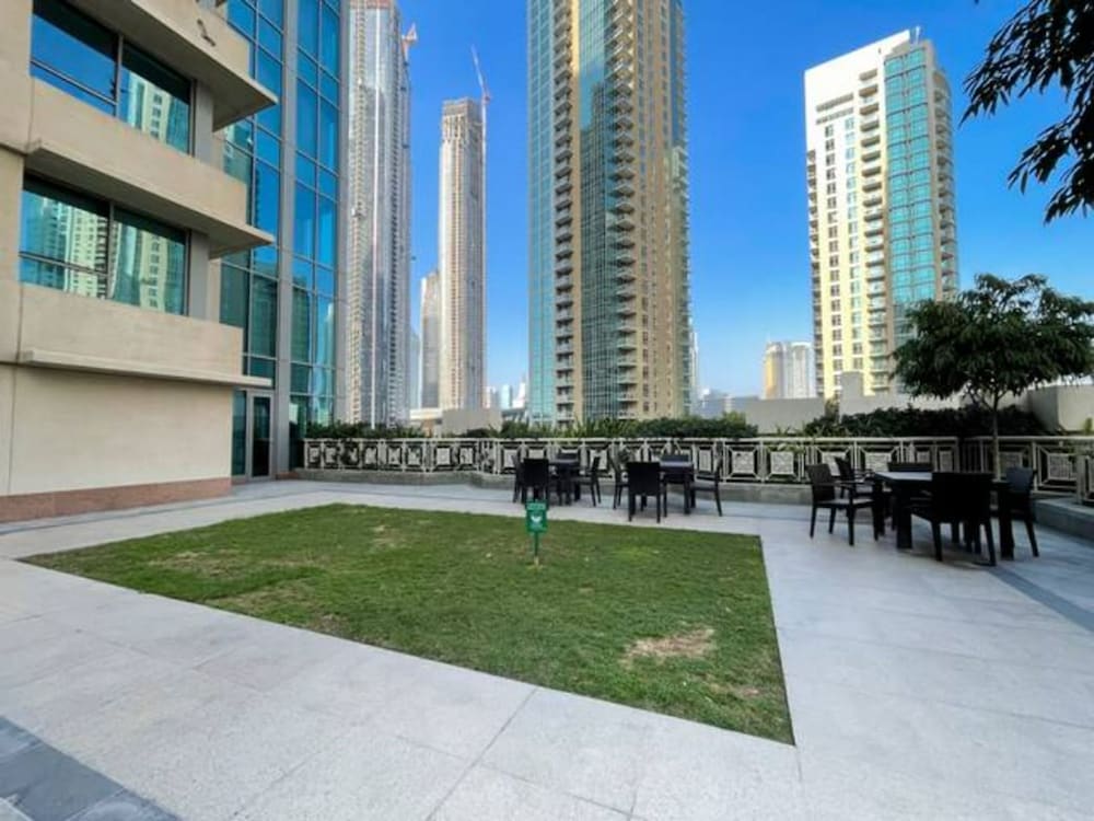 Upscale 2BR With Breathtaking Burj Views