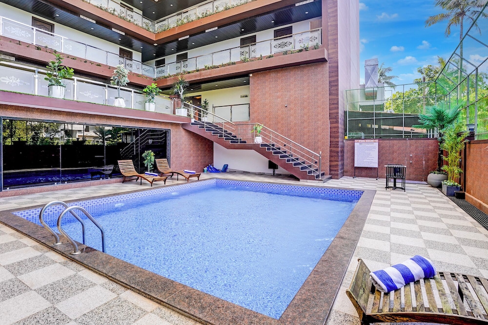FabHotel Prime SN Blue