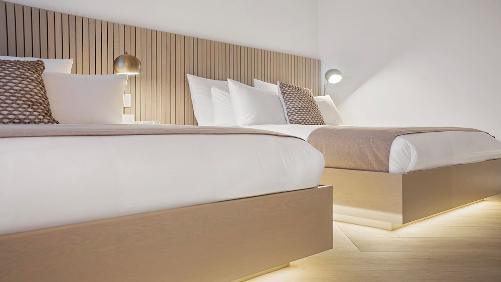 Luxury Vacation Rentals in South Beach by LRMB
