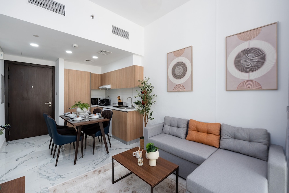 Urban 1BR in Masdar City w Pool View Balcony
