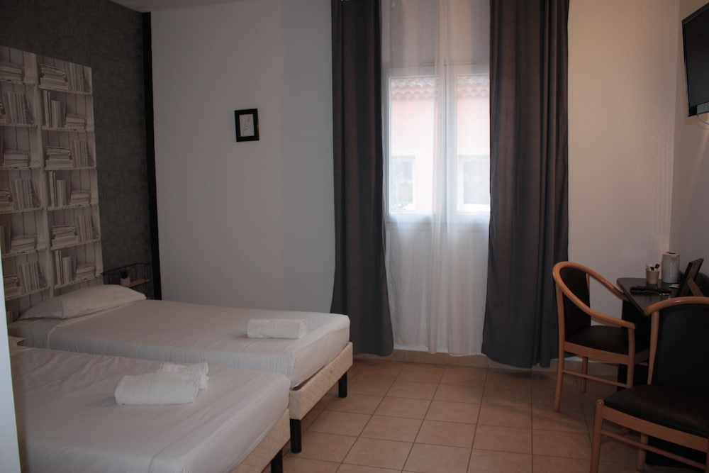 hotel room