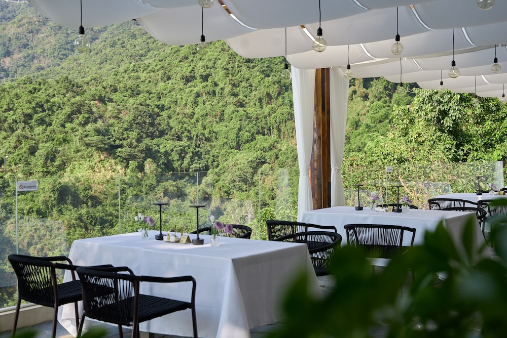 Miyue Shenzhen Tianlu Secret Wild Wizard Holiday Hotel