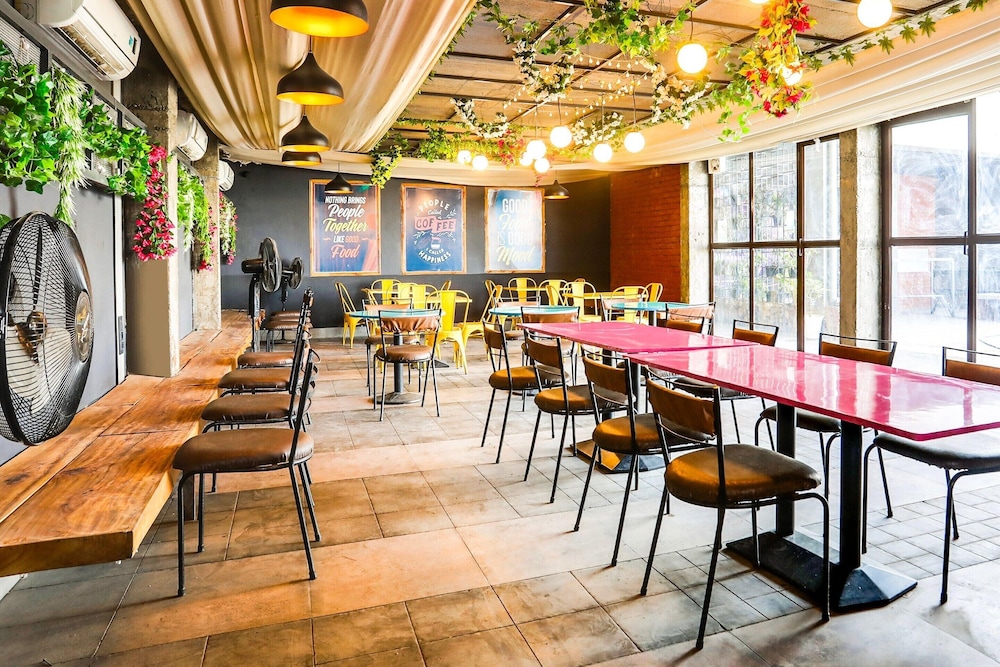 Stylish Stays Near Isbt Dehradun