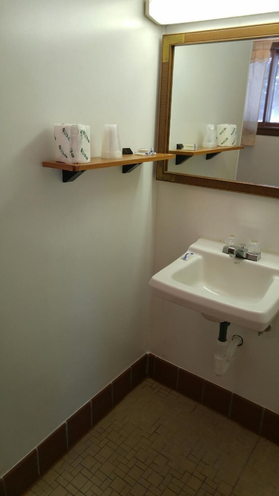 Prairie Motel - Property Image 8