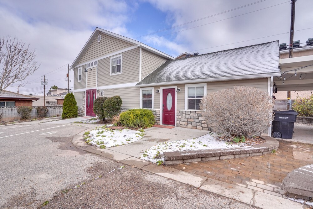 Convenient Cedar City Studio < Half-mi to Downtown view 2
