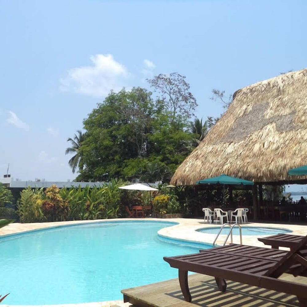 Hotel Vinas del Lago - Property Image 8