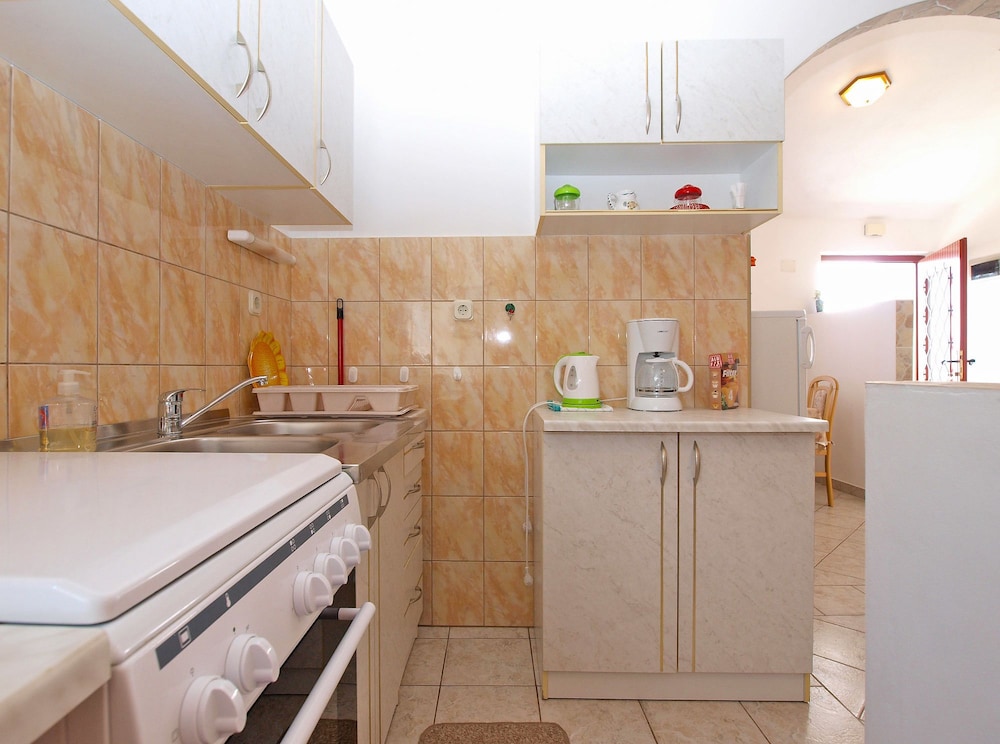 Apartment 893 view 5