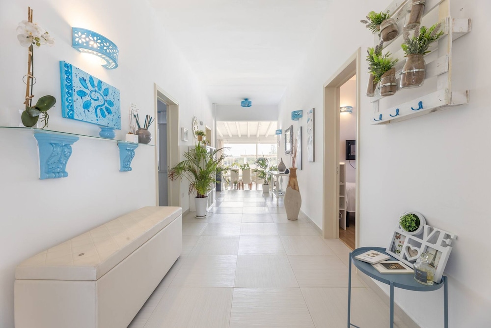 Villa Eriberto - Pool 3 Bedrooms 8 Sleeps