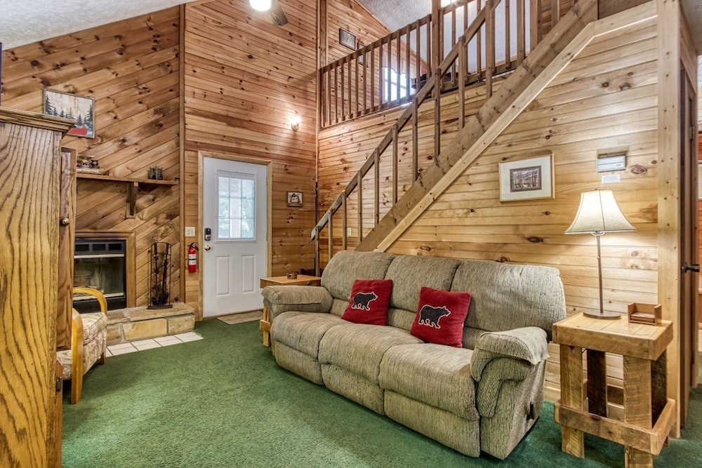 Nature's View - Enjoy Nature At Its Best! 3 Bedroom Cabin by RedAwning view 3