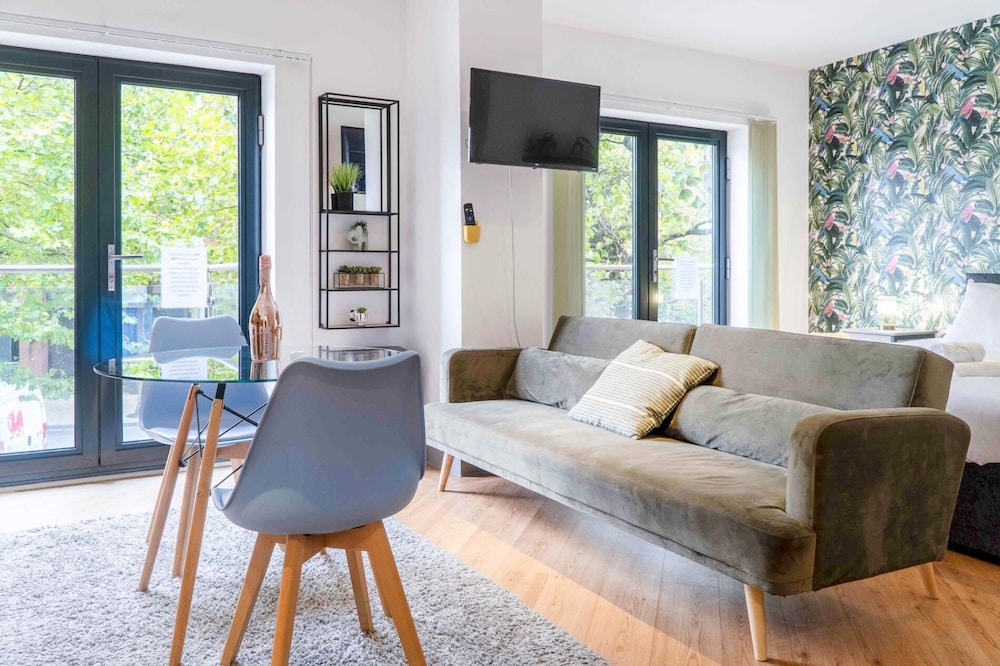 Princess Lofts 1 - 1 Bedroom Studio - Swansea