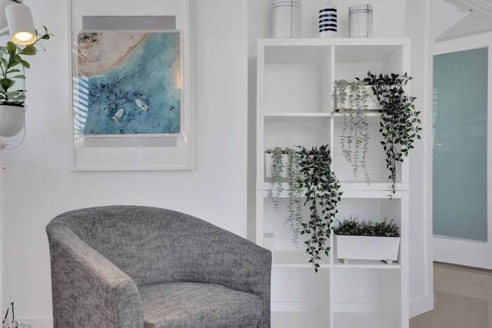 Boutique Luxury 2Br 2Ba Beach Intercostal View
