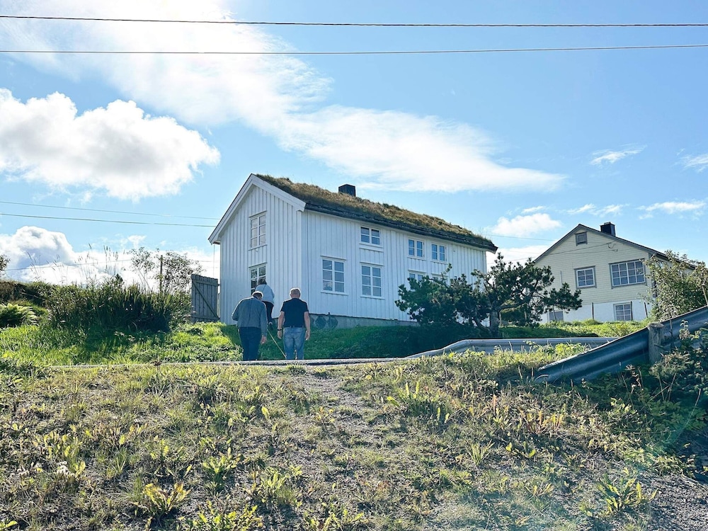 Photo 8