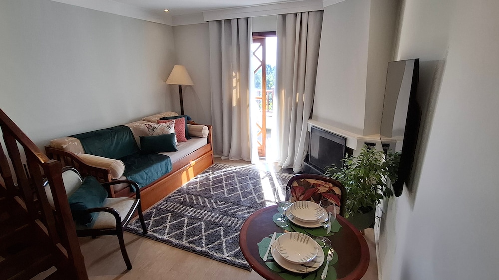 Duplex em Castelo Piscina e Lareira