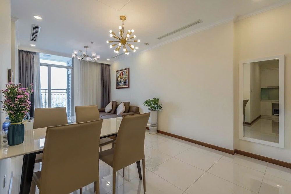 Nice Luxury Apartments Vinhome Central