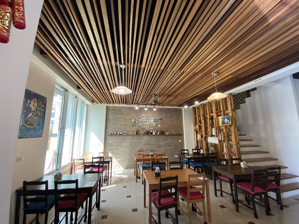 Happy Life Hostel