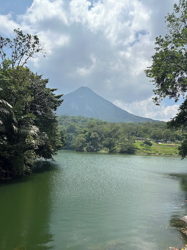 Viajero La Fortuna Hostel