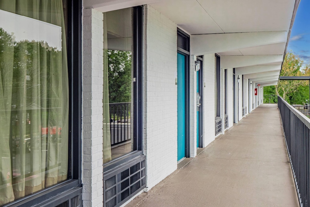 Clarion Pointe Winston – Salem Downtown