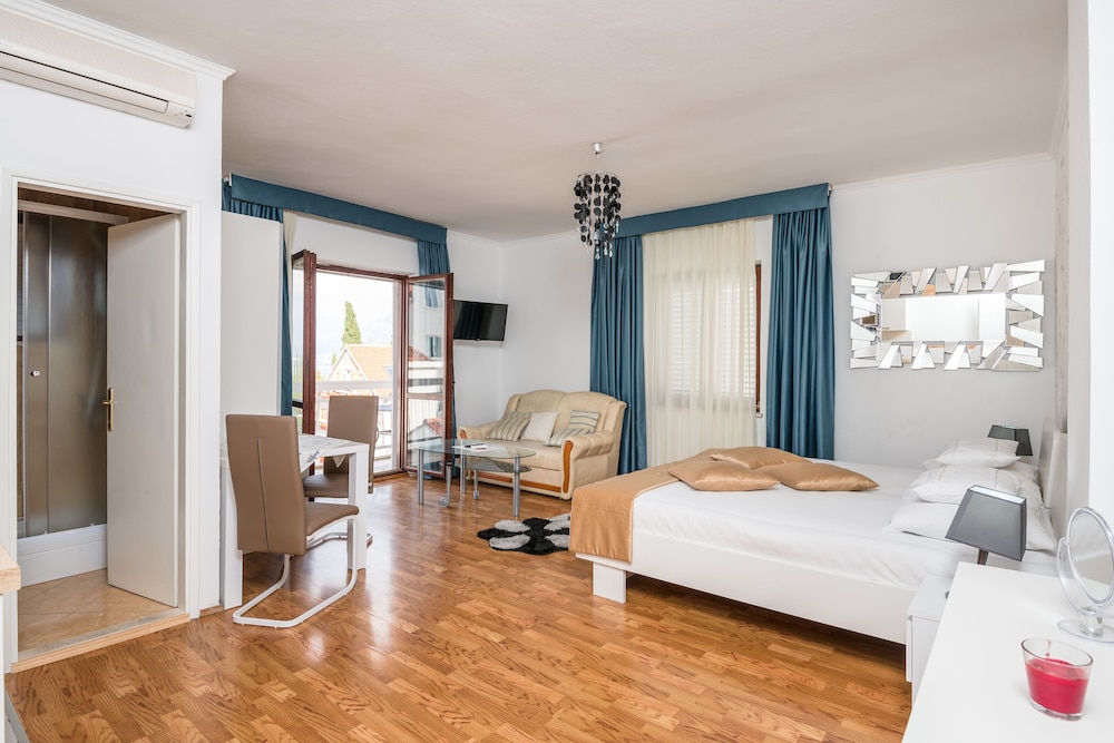 Villa Voinic 3