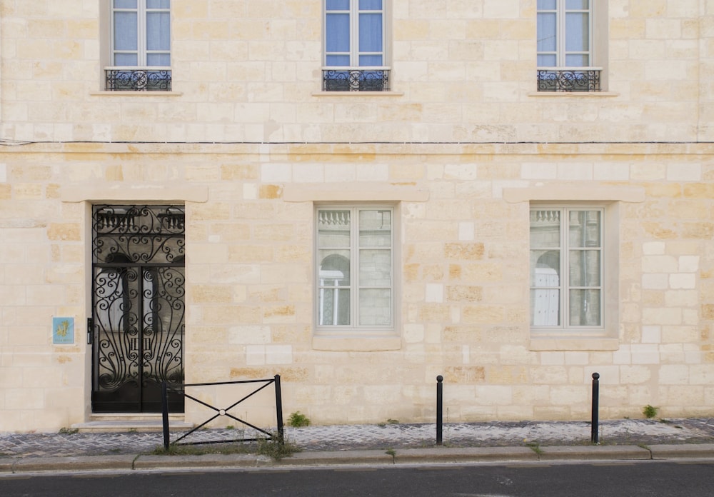 Hotel Villa Erizio - Bordeaux Centre - Image 1