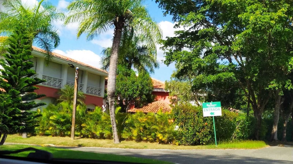 Las Brisas, Juan Dolio, 3br, 2 Pools, Jacuzzi, Beach, Golf, 7 Sleeps