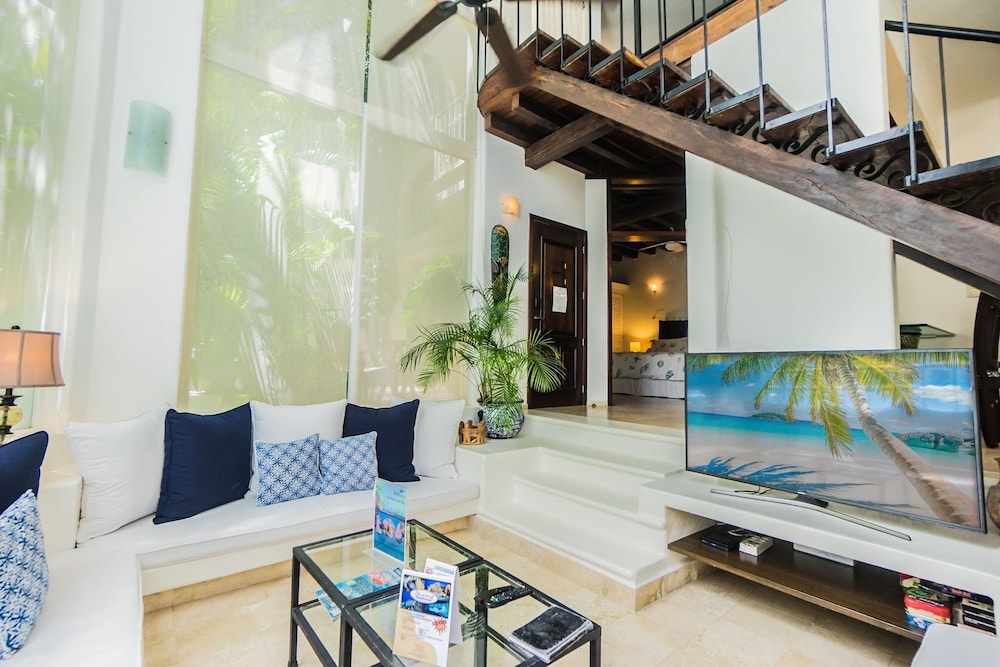 Solara Resort 9br Lakeview Pool Spa Villa by Disney view 3