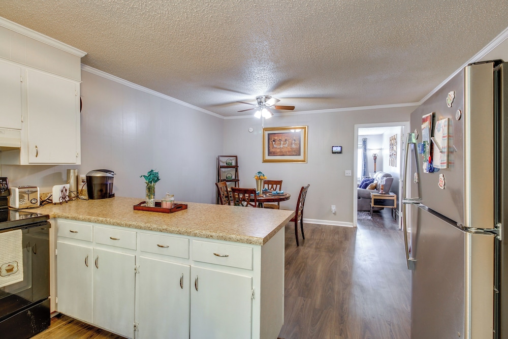 Easy Access to I-77 & I-20: Columbia Duplex!