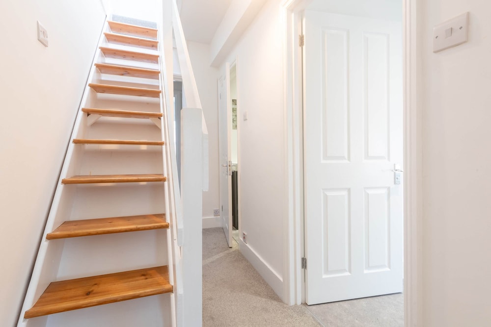 Host Stay Caversham Westfield House