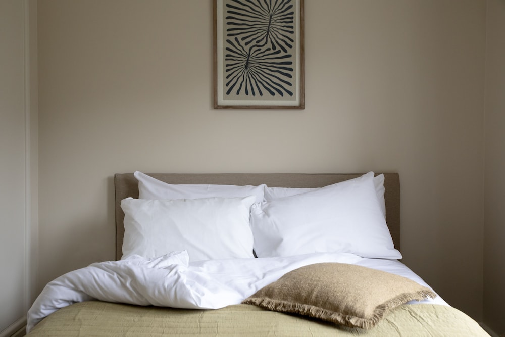 Gulaid House Knightsbridge by Bob W London
