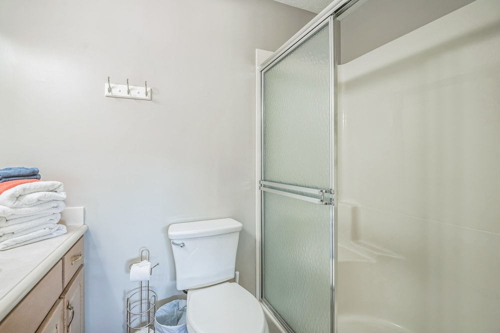 Spacious Home With Beach Access 3 Bedroom Home