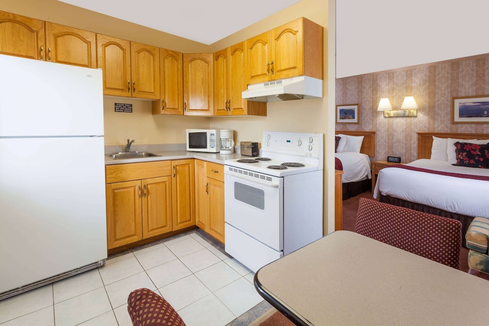 Thriftlodge by Wyndham Moncton view 3