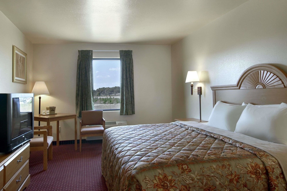 Gadsden Vacations - Days Inn by Wyndham Centre - Property Image 2