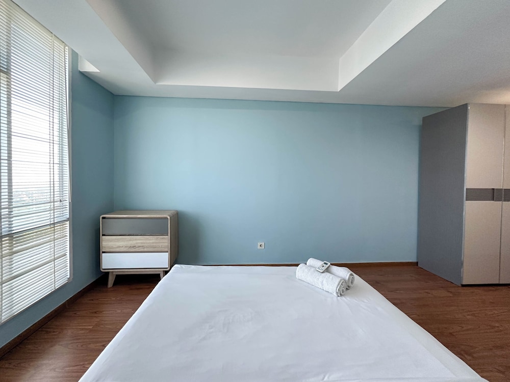 Spacious And Cozy 3Br At Grand Sungkono Lagoon Apartment