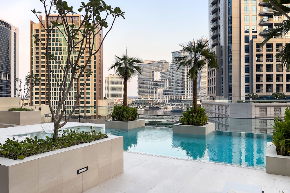 Luxe 3BR with Burj Khalifa view