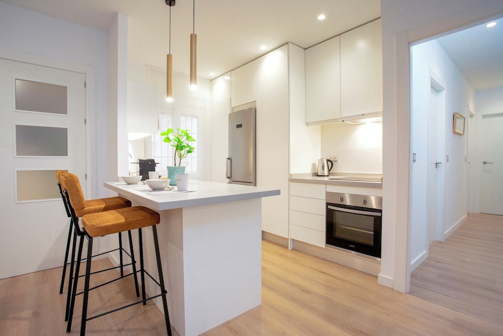 Exclusive apt 3rooms in Granda. Martinez Campos II
