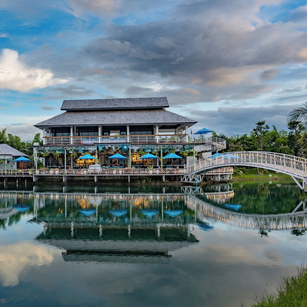 Buffalo Island Resort