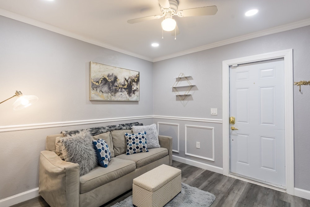 Waters Avenue Unit B view 2