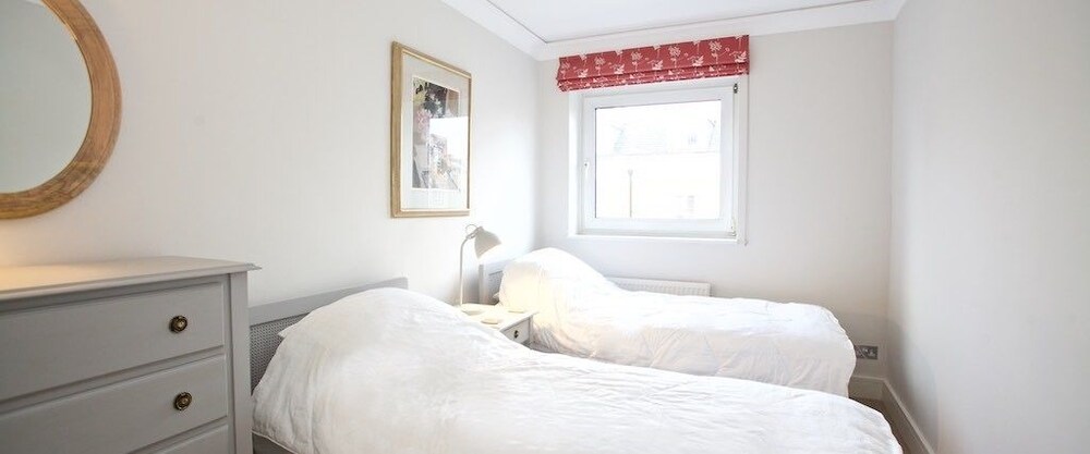 A Place Like Home - Chelsea Apartment with River Views