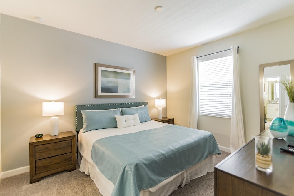 Holiday Retreat by Orlando Short Term - Image 2